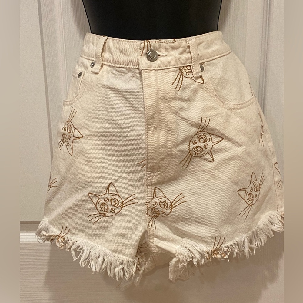 PomeloXSailormoon Collection Artemis High Waisted Off White Denim Shorts
